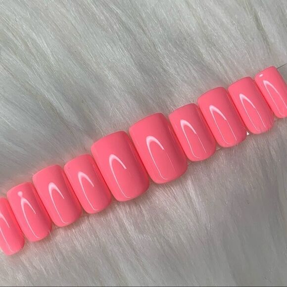 Flamingo 🦩 Custom Press On Nails | High Quality Nails | Handmade - Picture 1 of 12